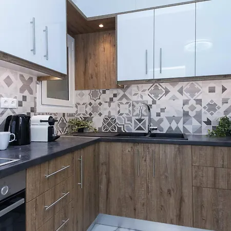 Boutique Stylish 1 Bd Apt In Patisia With Balcony *